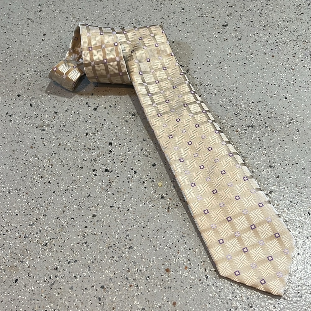 NORDSTROM SMARTCARE WATER RESISTANT SILK TIE GOLD METALLIC AND LAVENDER